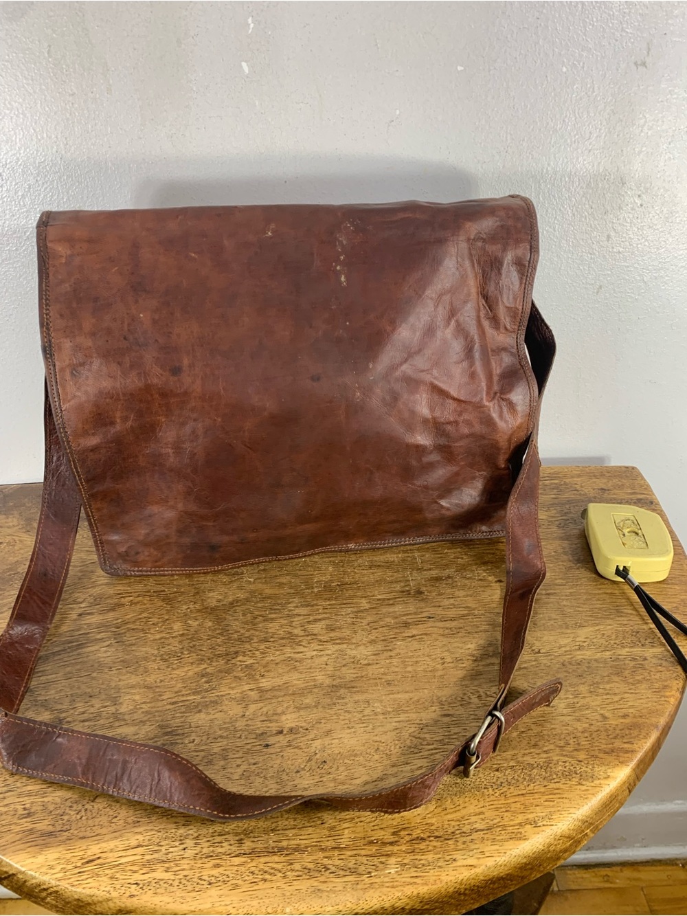 Vintage 70s distressed goat skin messenger laptop shoulder bag Unisex